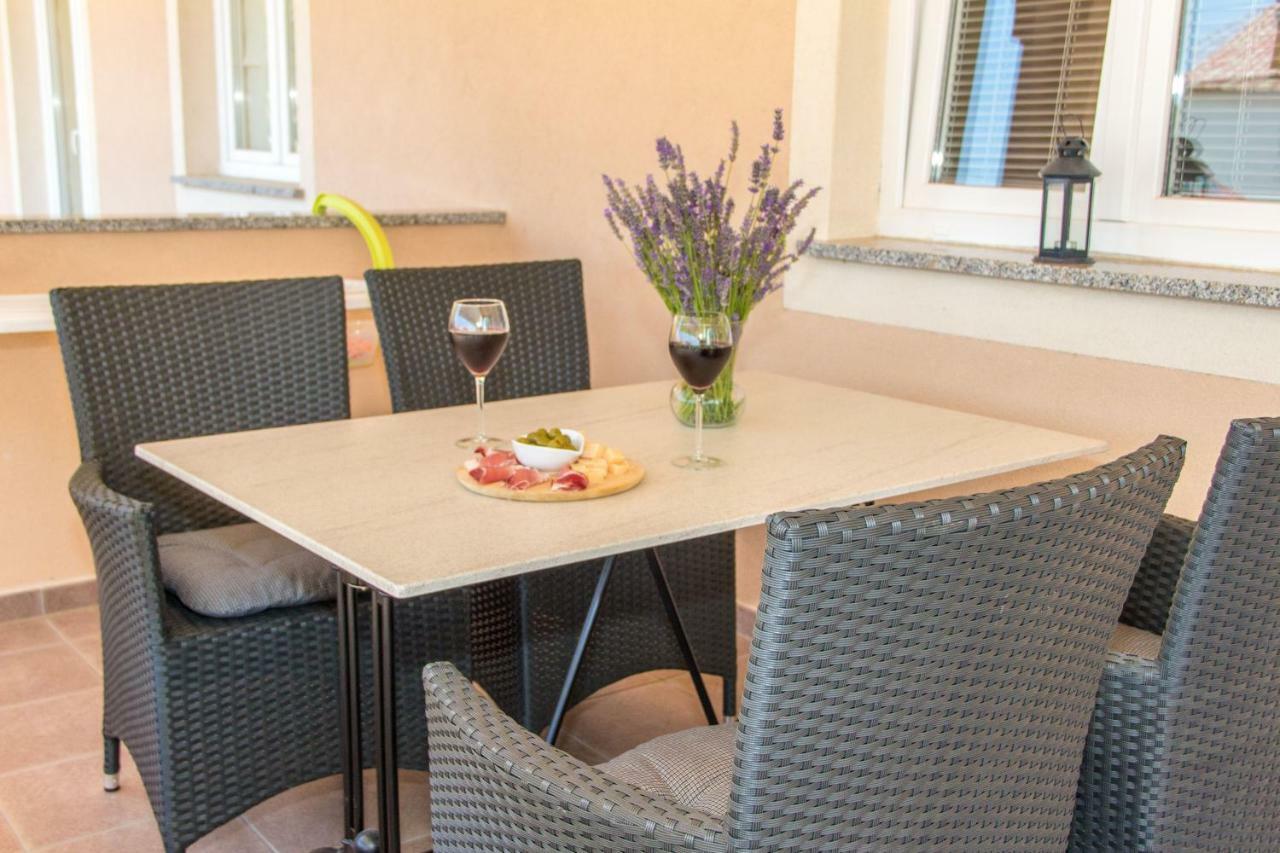 Apartmani Zoric Punat Esterno foto